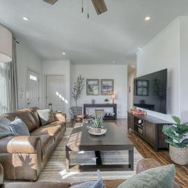 2 BR King Bed Hot Tub AC Near Jackson