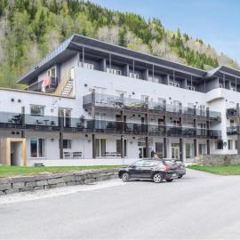 Resort by the Lake - Pool & Sauna, hotel a Vossevangen