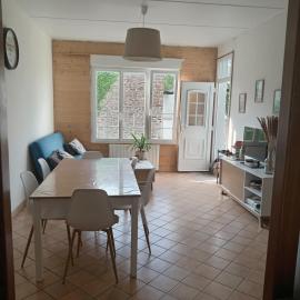 Charmante maisonnette, hotel a Cerences