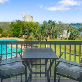 Pirates Bay B303