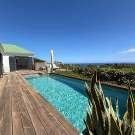 Spacious Modern Villa with Pool & Sunrise View - Graviola St Barth: Marigot şehrinde bir otel