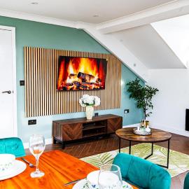 Stylish Luxury 2-Bed Newly Renovated flat, hotelli kohteessa Gravesend