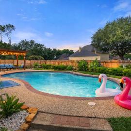 Amazing Bay Villa Near NASA with Pool & Pool Table