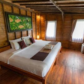 deluxe double or twin room with balcony