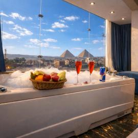 Pharaonic Pyramids Inn & jacuzzi
