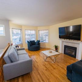 Bright 3BR Upper Suit, 23 min to Jasper NP