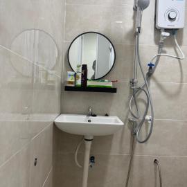 Dar Aura Homestay, hotel a Kampong Parit Tengah