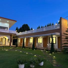 Viesnīca Charming Home Resort ชาร์มมิ่งโฮมรีสอร์ท สวนผึ้ง pilsētā Suanfuenga