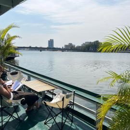 AHHA Floatel Kampot, готель у місті Кампот