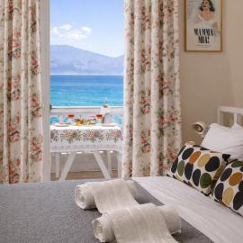 Moukas Seaside Apartments Romantico, hotel sa Selianitika