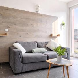 studio tout équipé, calme avec terrasse et parking