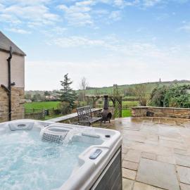 4 Bed in Matlock oc-93830, hotel in Crich