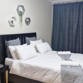 Casa en Gregg -Exquisite 2-bedroom self catering unit - 1 car parking space, hotell sihtkohas East London