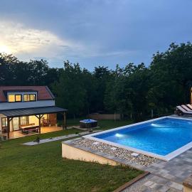 Villa BELEVITA odmor u prirodi sa grijanim bazenom, hotel di Čepelovac