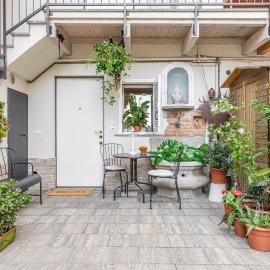 Aura Milanese Milano
