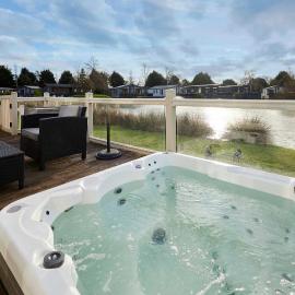 Lakeside Gem with Hot Tub