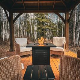 Northern Lights Log House w/ Sauna: North Pole'da bir otel