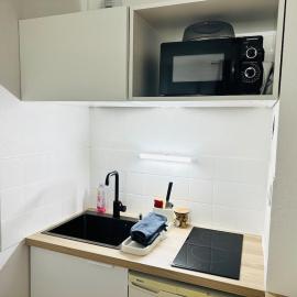 Studio cosy moderne Netflix Disney plus Salle de sport Wifi