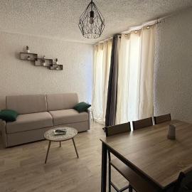 Studio 4 à 5 personnes Saint Jean Montclar, Hotel in Montclar