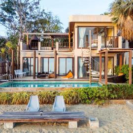 Let go see the Dolphin, hotel a Baanphakrimlay 