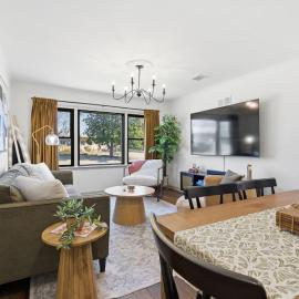 Suite Spot 3BR · King Bed · Near Expo & TU, hotel i Tulsa
