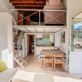 Romantic loft - 2 minutes from the sea and center