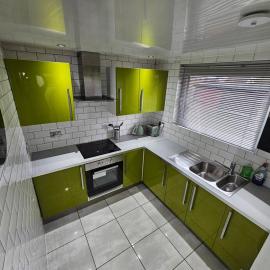 Cosy Oakbank Apartment close to Wishaw hospital, hotel in Wishaw