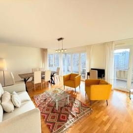 179 Comfortable sunny quiet good location and free parking included