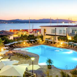 Best Western Plus La Marina, hotelli kohteessa Saint-Raphaël