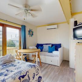HAODC30 Romantic Hatteras Studio with Rooftop Ocean Views, Club Hatteras Access, ξενοδοχείο σε Hatteras