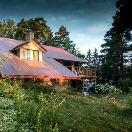 Algonquin Shores, hotel em Algonquin Highlands