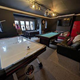 Lushlets City Centre house sleeps 35