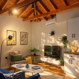 Comfy House in Old Town Xanthi - Meno Homes 8、クサンティのホテル