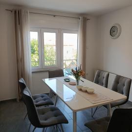 Zoran Vukusic Apartment、コストレナのホテル
