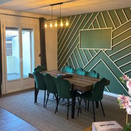 Maison standing 5 chambres Jardin et Garage, hotelli kohteessa Aussillon