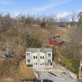 Charming Lakefront House Near Shorty Pants at 21mm