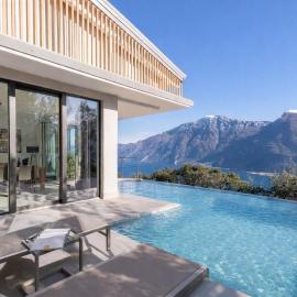 Villa Incanto Luxury with a panoramic pool, hotel i Limone sul Garda