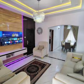 Nathy luxury homes, מלון באוורי