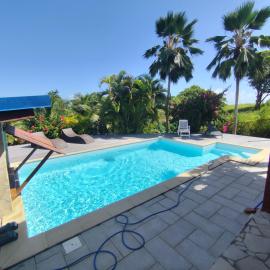 Swisstropiclodges avec piscine privée, Hotel in Sainte-Anne