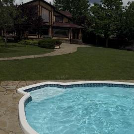 Вілла з басейном, hotel a Novosëlovka