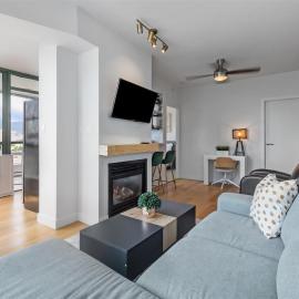 Sub-Penthouse view condo in Downtown, hótel í Vancouver