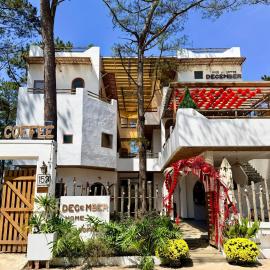 December Homestay & Coffee Măng Đen, hotell sihtkohas Kon Von Kla