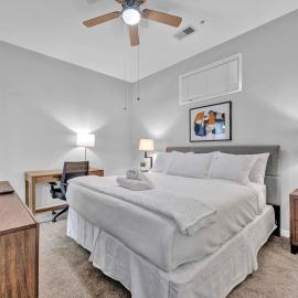 Central Downtown Condo | Parking & Pool Table, hotel u gradu Klivlend