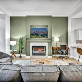 Stunning Luxury Downtown Condo in Playhouse Square, hotel di Cleveland
