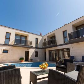 Family-friendly apartments with swimming pool Drvenik Veliki, Drvenik - 16377