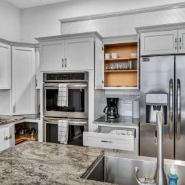 Luxury Condo in Playhouse Square: Walkers Paradise, hotel i Cleveland