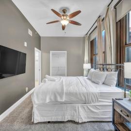 Central Downtown Loft | Parking•Gym•Security