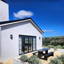 Podium Farm Stay, hotel in Swellendam