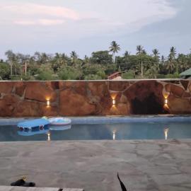 Luxurious 4-Bedroom House with Private Pool in Kikambala, hotel di Vipingo