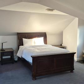 Gordie's Lookout Executive Loft with Ocean Views, hotel sa Alert Bay